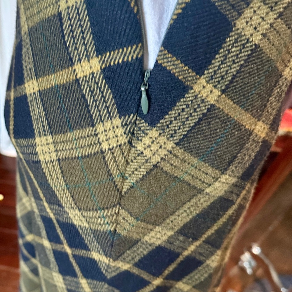 Jones New York Olive Green and Black Plaid Wool Skirt - Picture 4 of 6